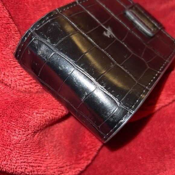 Black Croc vegan leather lipstick case with mirror - Picture 3 of 7
